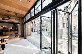 Schmales Profil, moderne Technik